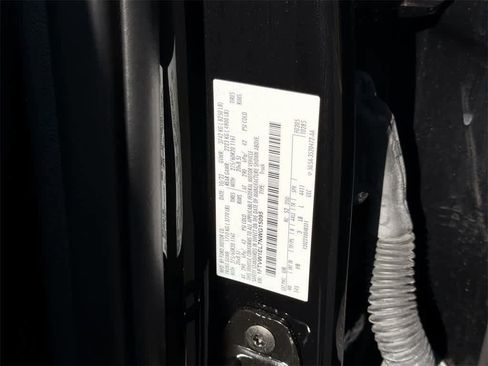 Used 2022 Ford F150 Lightning Lariat image 9