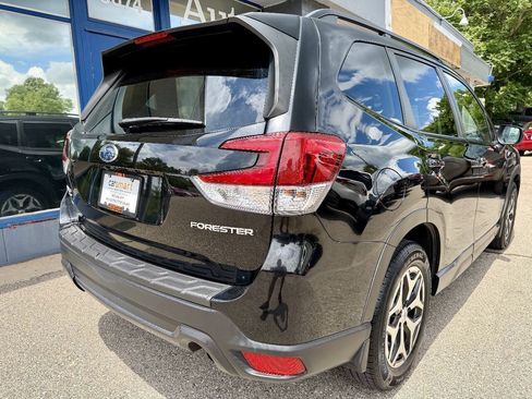 Used 2019 Subaru Forester Premium AWD/4WD image 10