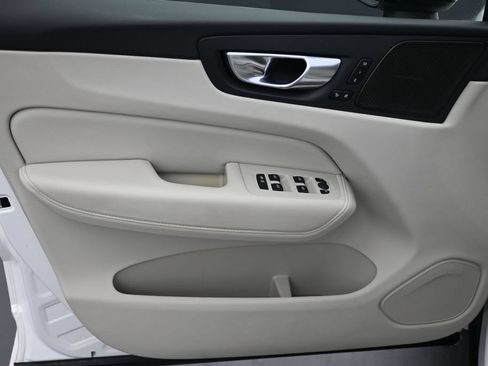 Certified 2023 Volvo XC60 B5 Plus w/ Climate Package AWD/4WD image 5