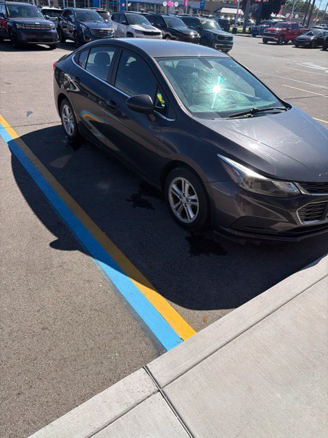 Used 2017 Chevrolet Cruze LT w/ LT Convenience Package FWD image 1