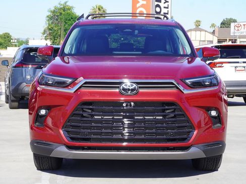 New 2026 Toyota Grand Highlander AWD image 2