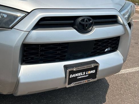 Used 2020 Toyota 4Runner SR5 Premium w/ Moonroof Package AWD/4WD image 21