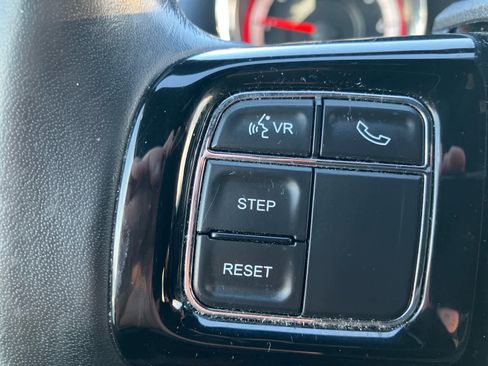 Used 2019 Dodge Grand Caravan SXT image 16