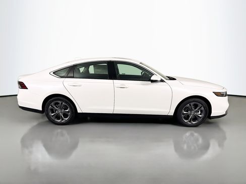 New 2026 Honda Accord EX-L image 4