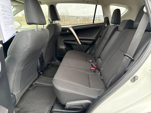 Used 2018 Toyota RAV4 XLE image 14