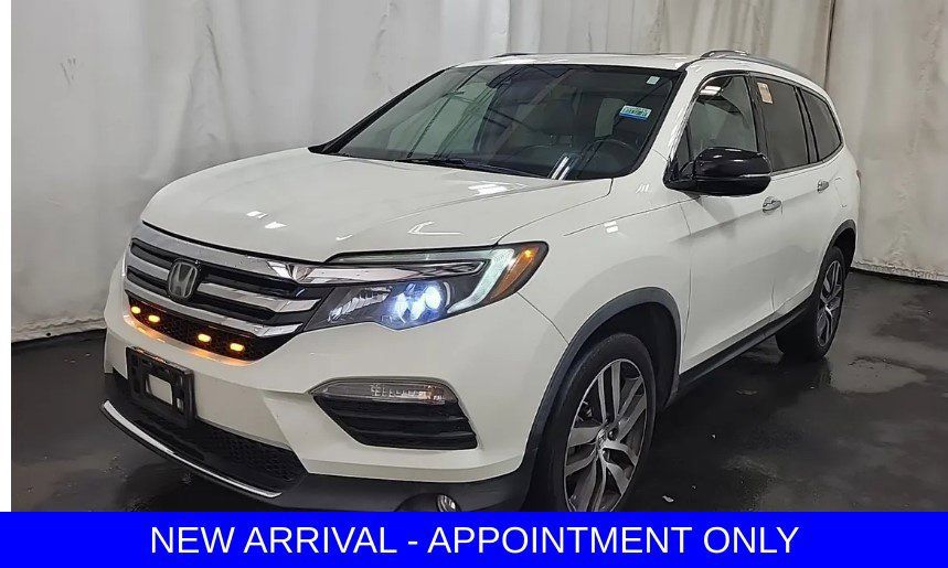 Used 2018 Honda Pilot Touring image 1