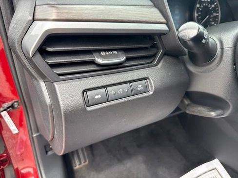 Used 2024 Nissan Altima 2.5 SV FWD image 25