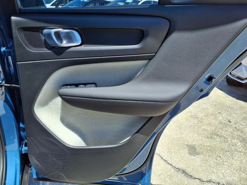 Certified 2023 Volvo XC40 B5 Ultimate w/ Protection Package Premier AWD/4WD image 14