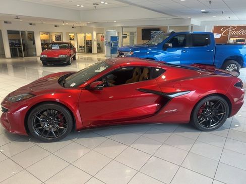 Used 2024 Chevrolet Corvette Z06 w/ Chrome Exterior Badge Package image 11