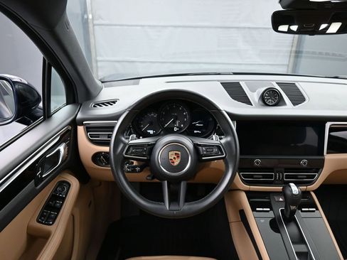 Certified 2023 Porsche Macan Turbo image 17