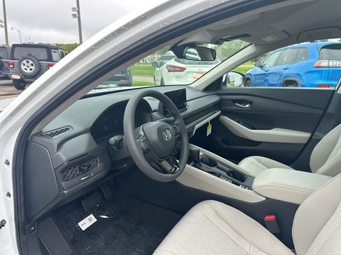 Used 2024 Honda Accord LX image 10