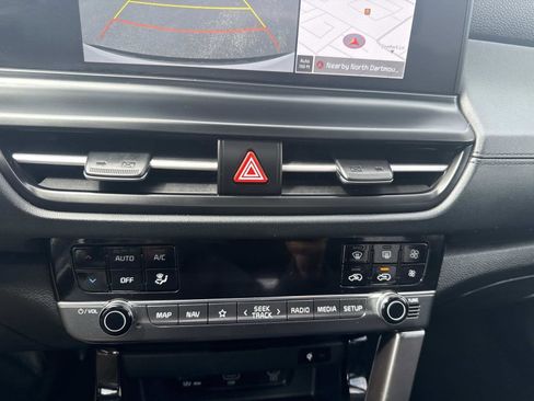 Used 2024 Kia Seltos EX AWD/4WD image 25