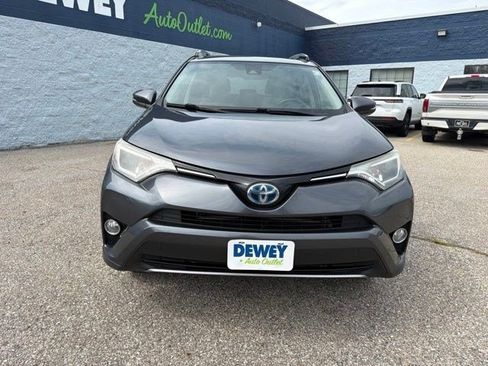 Used 2017 Toyota RAV4 XLE w/ All Weather Liner Package AWD/4WD image 8