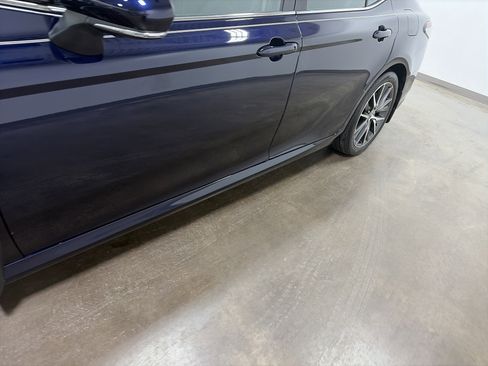Used 2022 Toyota Camry XLE image 10