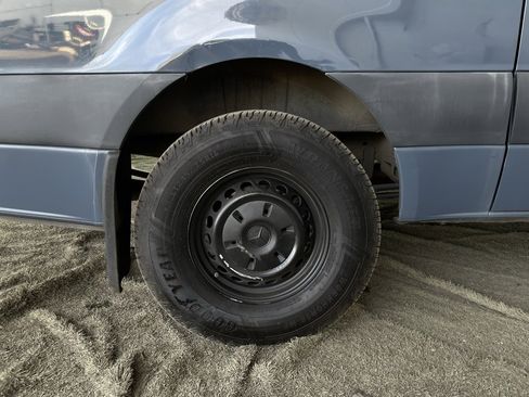 Used 2019 Mercedes-Benz Sprinter 144 image 10