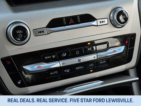 Used 2022 Ford Explorer XLT w/ Equipment Group 202A image 18