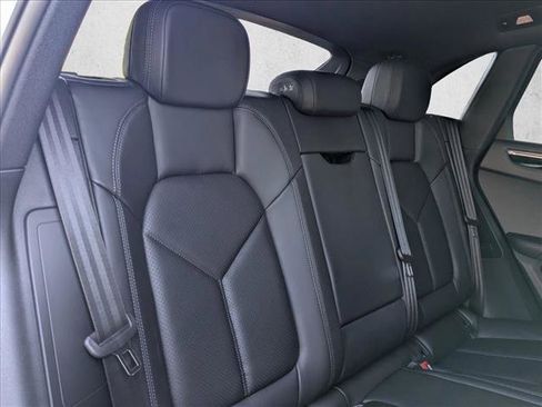 Certified 2025 Porsche Macan image 24