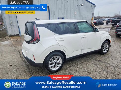 Used 2025 Kia Soul LX w/ LX Technology Package FWD image 4