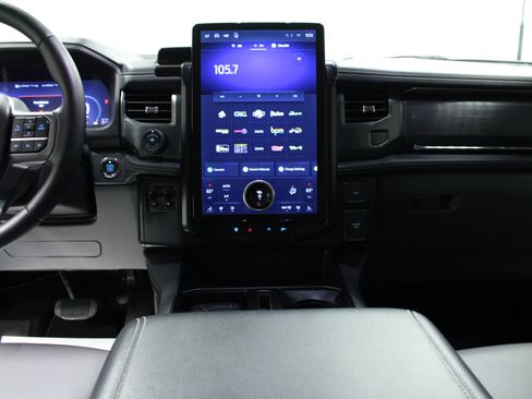 Used 2025 Ford F150 Lightning Flash AWD/4WD image 18