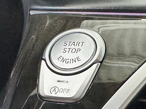 Used 2022 BMW 750Li xDrive AWD/4WD image 15
