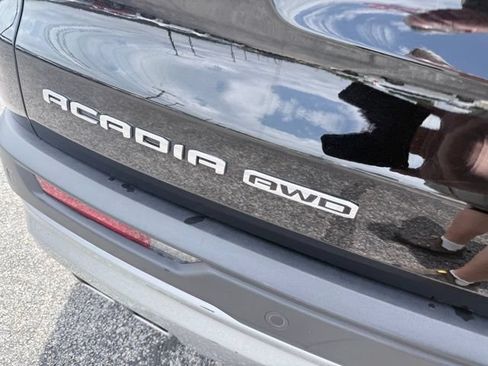 Certified 2025 GMC Acadia Elevation AWD/4WD image 17