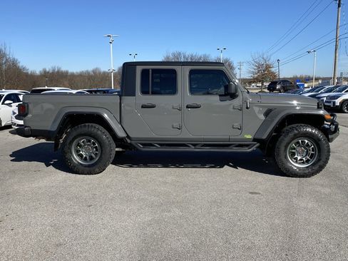 Used 2021 Jeep Gladiator Sport image 9