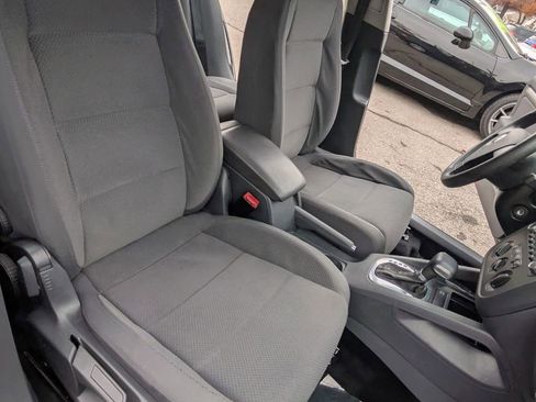 Used 2009 Volkswagen Rabbit S image 13