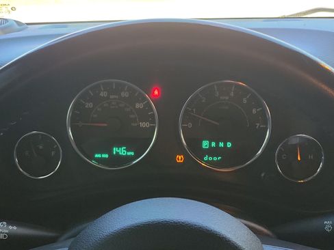 Used 2018 Jeep Wrangler Unlimited Sahara AWD/4WD image 16