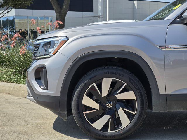 Used 2024 Volkswagen Atlas Cross Sport SE FWD image 10