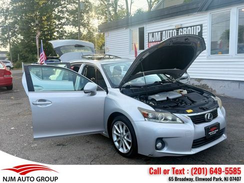 Used 2012 Lexus CT 200h Premium w/ Premium Audio Pkg FWD image 23