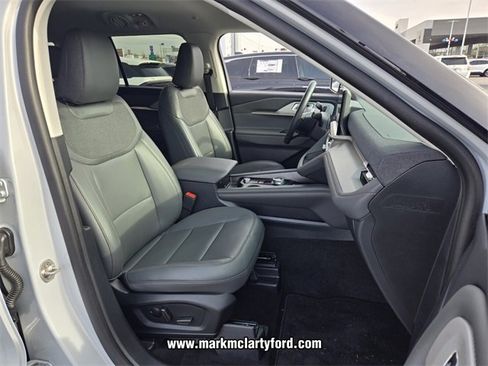 New 2025 Ford Explorer Active w/ Active Comfort Package image 13