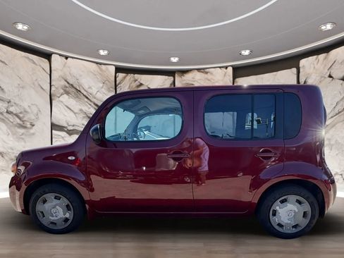 Used 2012 Nissan Cube 1.8 w/ Interior Designer Pkg FWD image 4