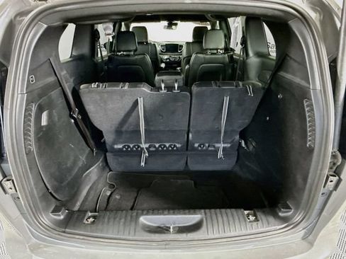 Used 2025 Chrysler Pacifica Select FWD image 25
