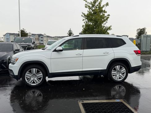 Used 2019 Volkswagen Atlas SE w/ Towing Package FWD image 2