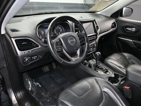 Used 2019 Jeep Cherokee Limited FWD image 10