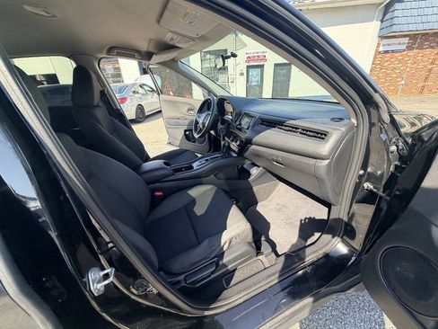 Used 2019 Honda HR-V LX image 61