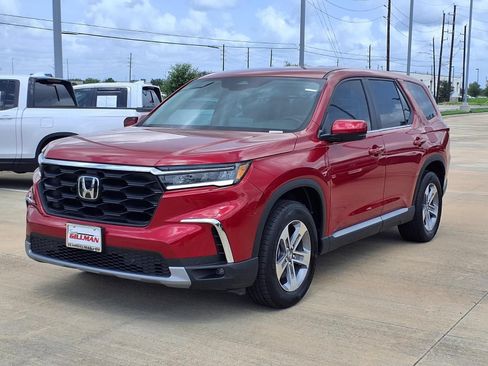 Used 2025 Honda Pilot EX-L image 4