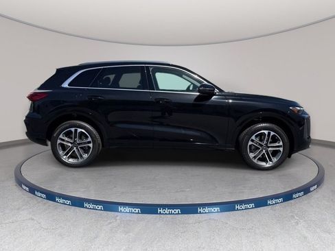 Certified 2025 Audi Q5 Premium w/ Convenience Package AWD/4WD image 2