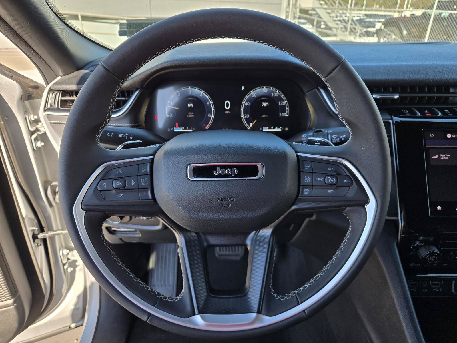 Used 2025 Jeep Grand Cherokee Laredo X RWD image 15