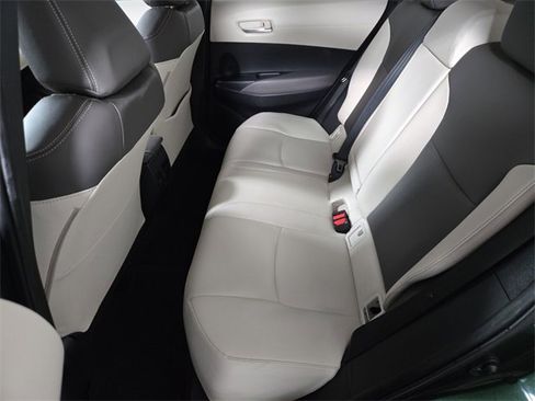 Used 2024 Toyota Corolla Cross XLE image 15