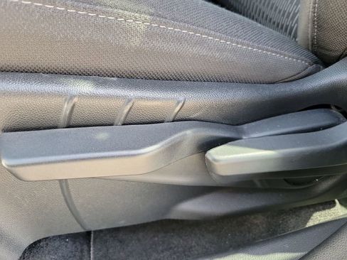 Used 2025 Chevrolet Equinox LT image 17