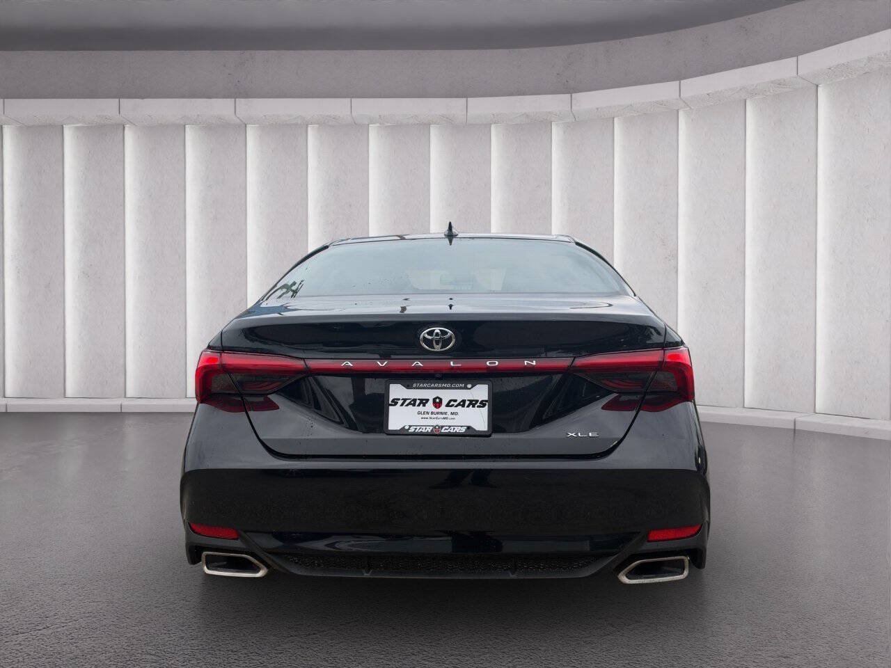 Used 2019 Toyota Avalon XLE w/ Moonroof Package FWD image 4