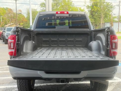 Used 2022 RAM 2500 Laramie AWD/4WD image 5