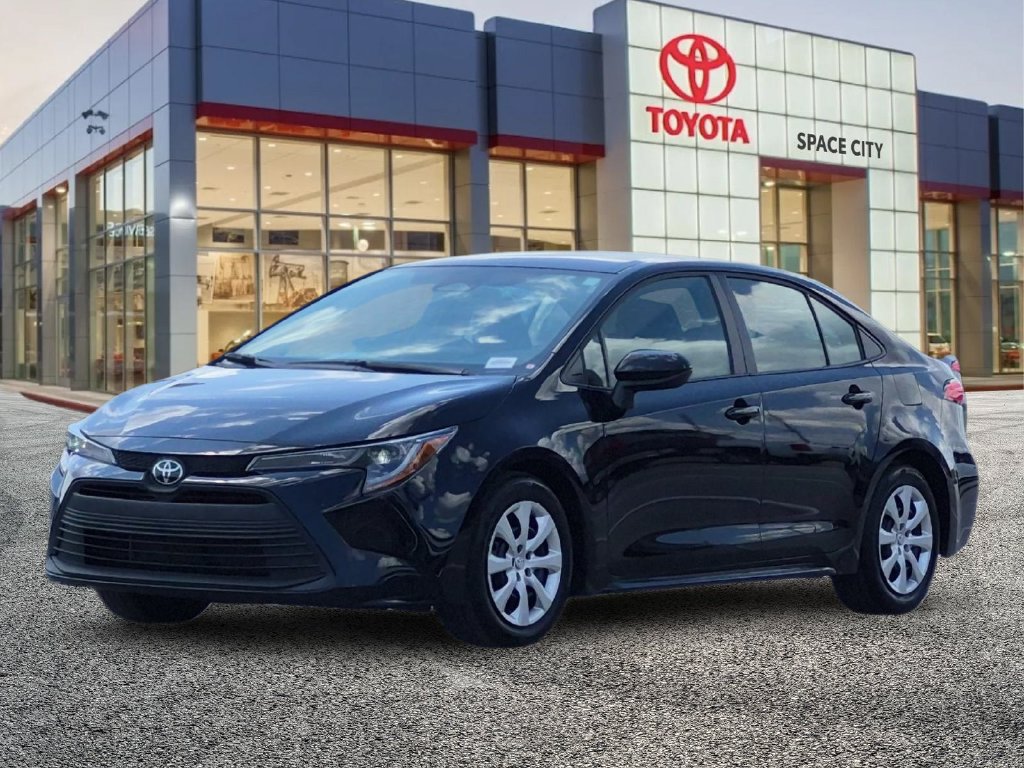 Used 2026 Toyota Corolla LE FWD image 2