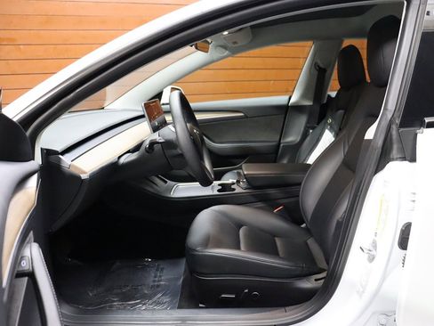 Used 2023 Tesla Model 3 Standard Range image 32