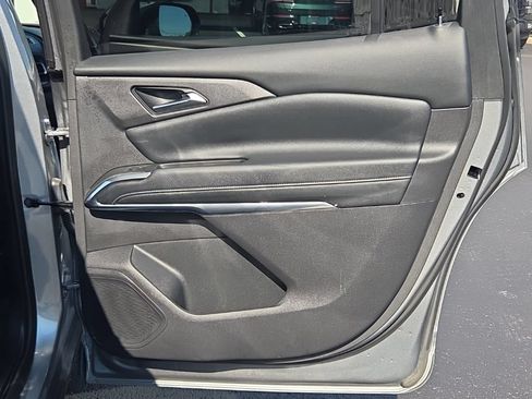 Used 2026 Chevrolet Traverse LT AWD/4WD image 16