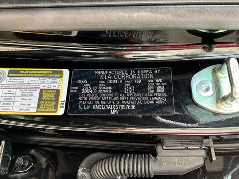 Used 2025 Kia Soul LX FWD image 18