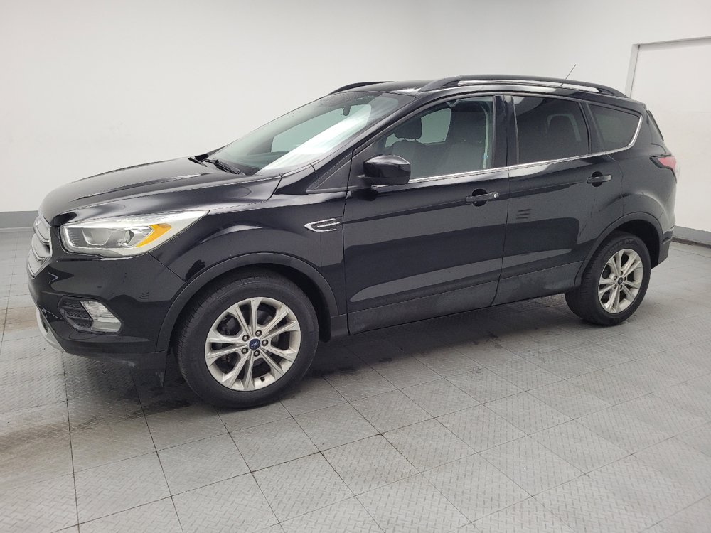 Used 2017 Ford Escape SE w/ Equipment Group 201A FWD image 2
