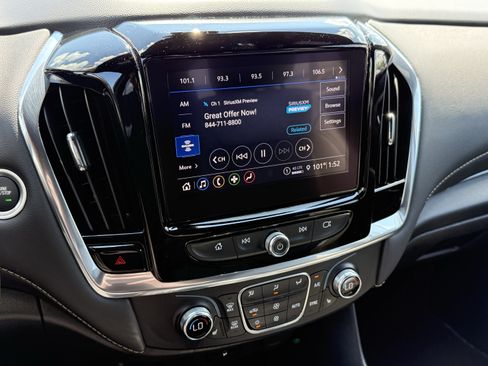 Used 2023 Chevrolet Traverse LT AWD/4WD image 25