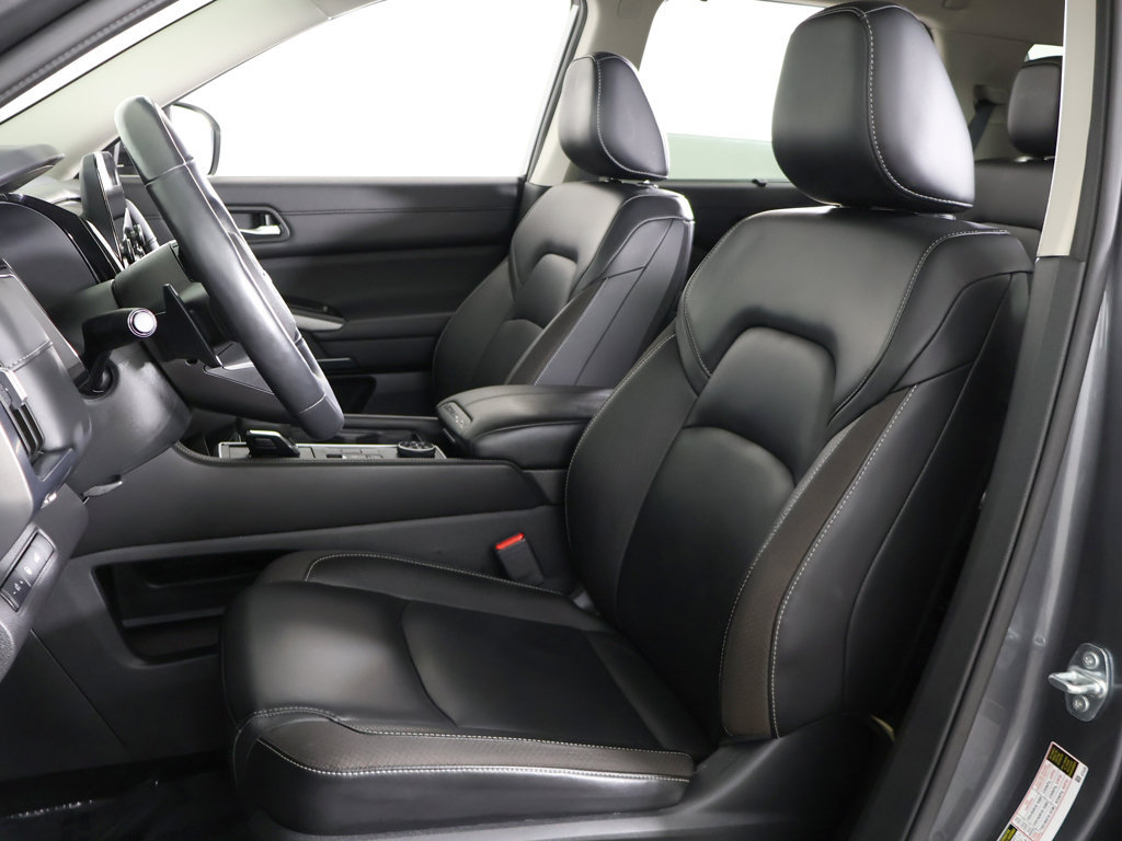 Used 2024 Nissan Pathfinder SL AWD/4WD image 30